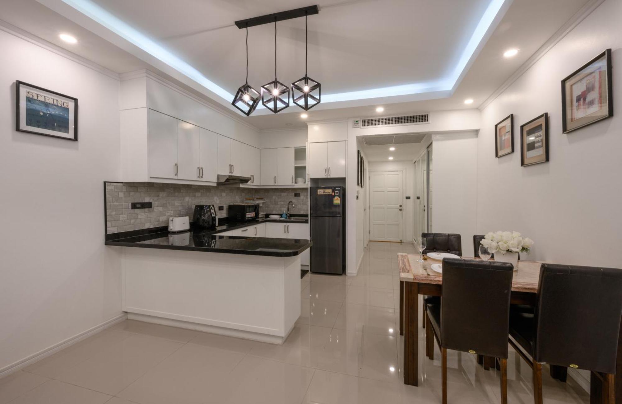 Jomtien Beachfront Stylish Studio , Stunning Seaview , Big Pool Luaran gambar